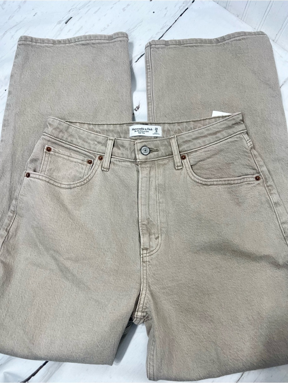 Abercrombie & Fitch “The 90’s Relaxed High Rise Jean